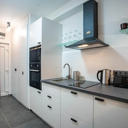 Vöröskő -lak Szauna és Jakkuzi Használattal Apartman *