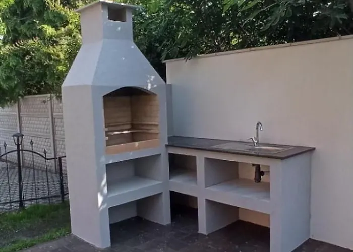 דירה Voeroesko -lak Szauna Es Jakkuzi Hasznalattal Balatonalmádi