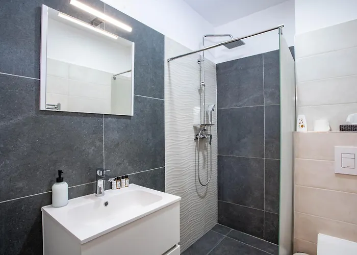 Voeroesko -lak Szauna Es Jakkuzi Hasznalattal דירה Balatonalmádi